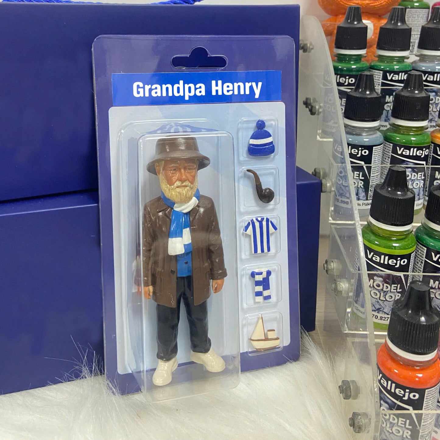Personalized Figurine for Boyfriend and Husband, Handmade Toy Figure from Your Photo, 3D Collectible Toy Box Art Figurine, with Customizable Theme & Accessories